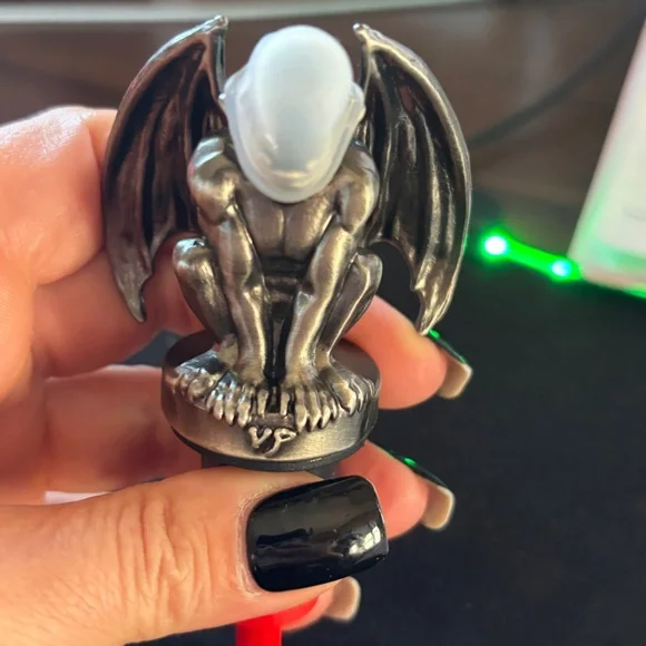 VON PAYNE BLACK WHISKEY BOTTLE WITH METAL GARGOYLE POURER - Picture 2 of 5